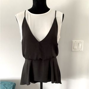 Exclusively modern style top 🖤🤍 NWT 🖤🤍